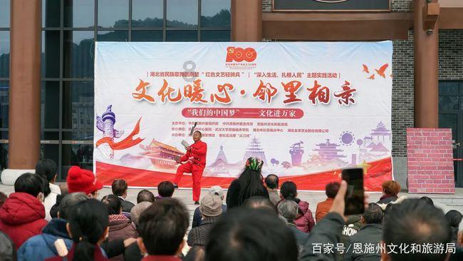 迷路的可爱男孩